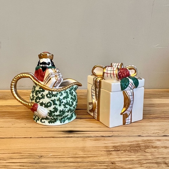 Avon St Nicholas Sugar And Creamer Ceramic Set - Picture 2 of 9